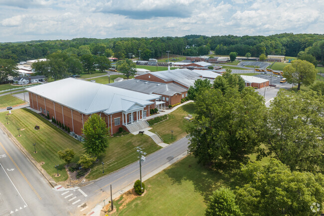 JB Pennington High School has an overall Niche score of B.