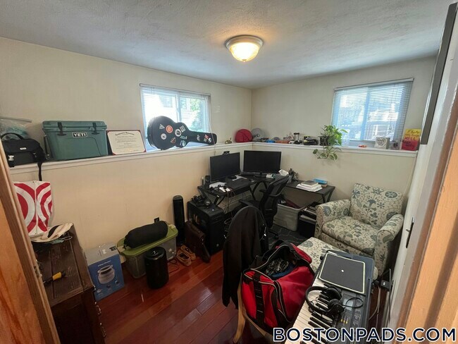 108 Perkins St unit 4, Boston, MA 02130 - photo 3