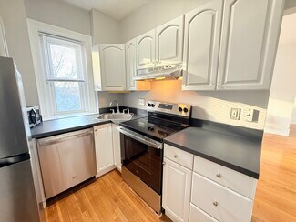 369 Tappan St Unit 12, Brookline, MA 02445
