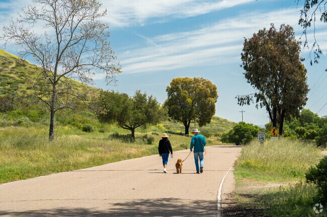 One can take a walk to the Lake Hodges visitor center along the shoreline of Lake Hodges.