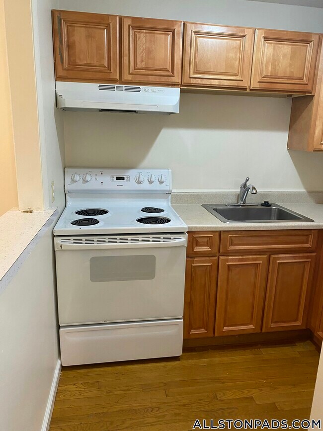 34 Gardner St Unit 3, Boston, MA 02134