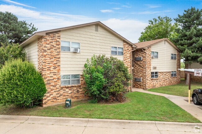 Crossland Square, Lawton, OK 73505 - photo 4