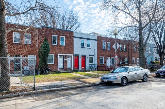 Classic DC row homes line the streets of the Trinidad neighborhood.