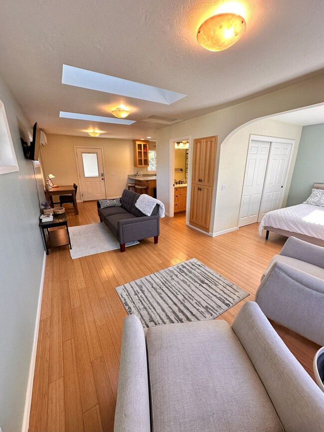 1428 Crown Ave unit ID1337820P, Medford, OR 97504 - photo 2