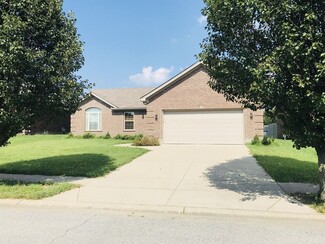 11809 Perry Crossing Pkwy, Sellersburg, IN 47172