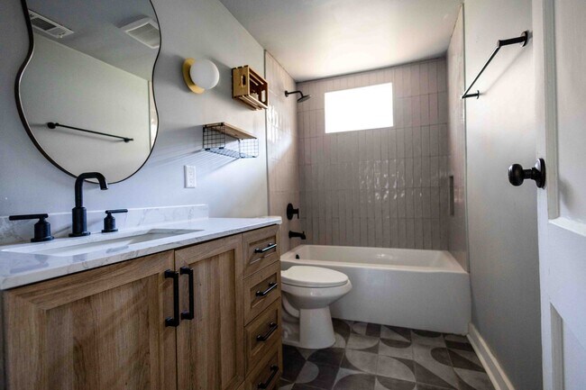 731 E 34th St, Savannah, GA 31401 - photo 6