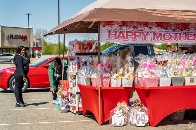 Bel-Aire Woods locals can grab gifts at pop-up stands for Mother's Day.