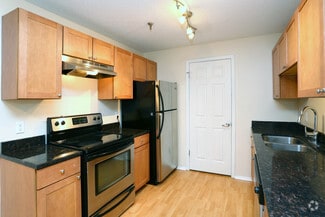 1350 Brook St, Saint Charles, IL 60174