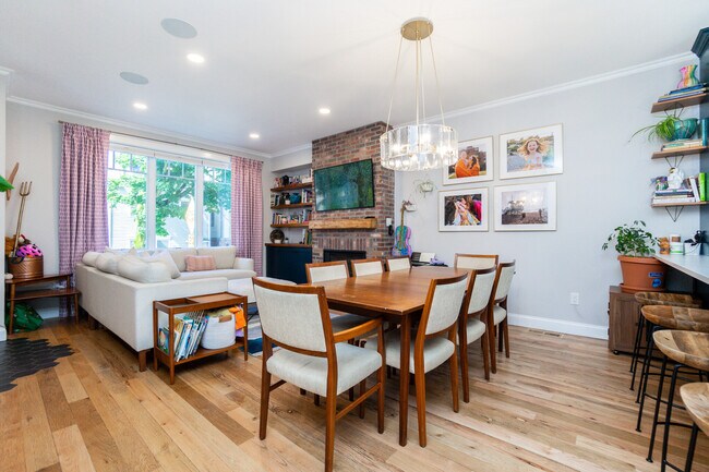 452 W 4th St, Boston, MA 02127 - photo 4