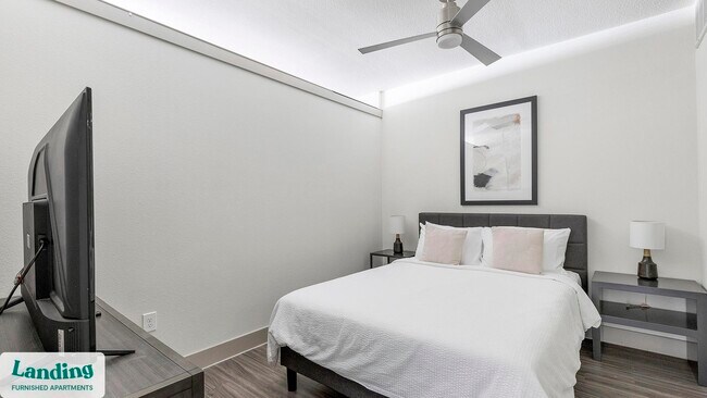 3383 Cedarplaza Ln unit 2215.1410833, Dallas, TX 75235 - photo 2