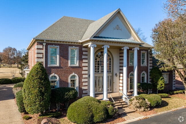Large brick colonial style homes are also a popular choice in Lebanon.
