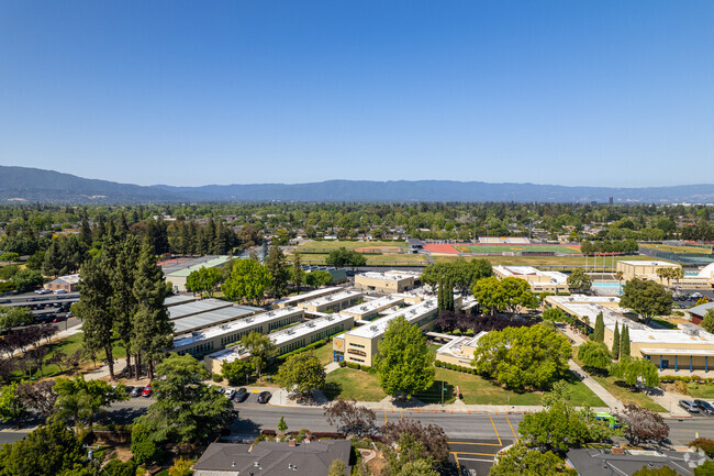 Overview of buildings at Willow Glen Middle School.