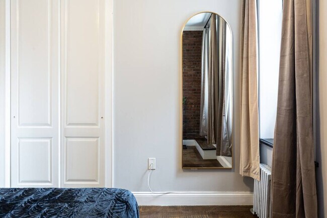 697 10th Ave unit ID1013711P, New York, NY 10036 - photo 4