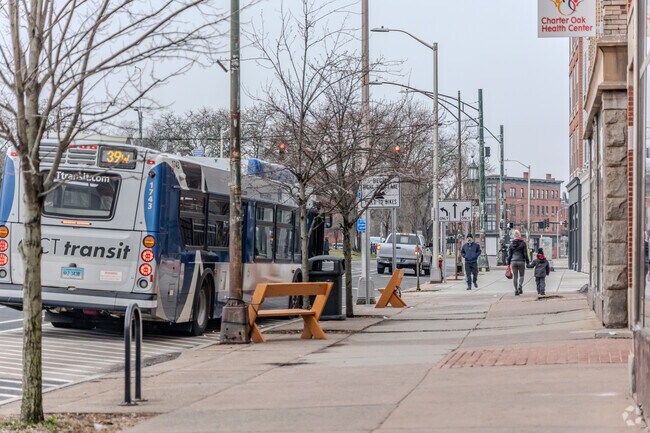 Sheldon Charter Oak in Hartford, CT, offers excellent transportation service.