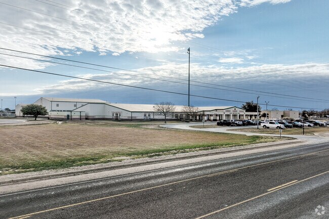 GreatSchools gives Grape Creek High School a 9:1 student-to-teacher ratio.