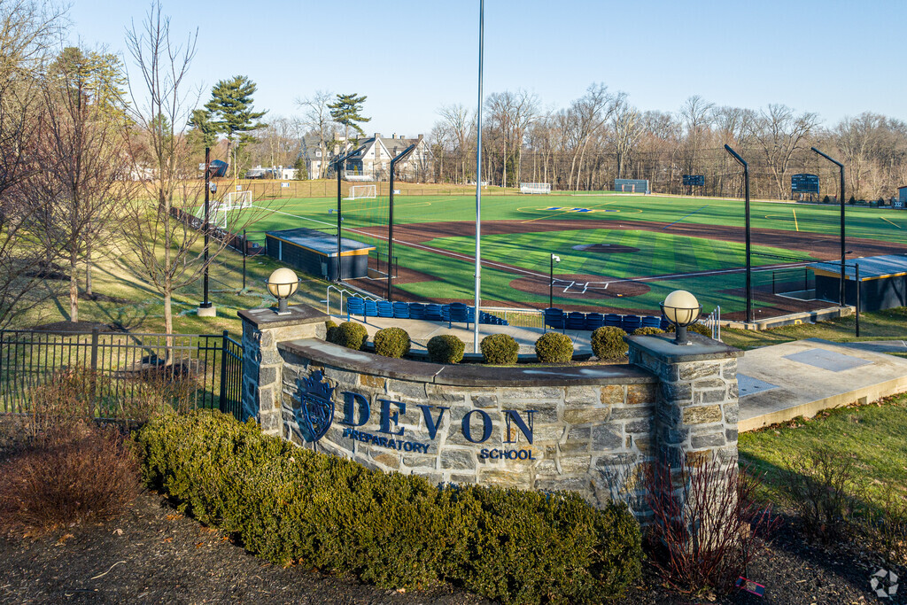 Devon Preparatory School is a highly rated, private, all-boys, Catholic school located in Devon.