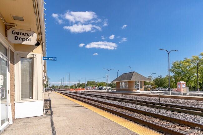 Northwest Batavia residents have quick access to Downtown Chicago via the Geneva Metra Station.