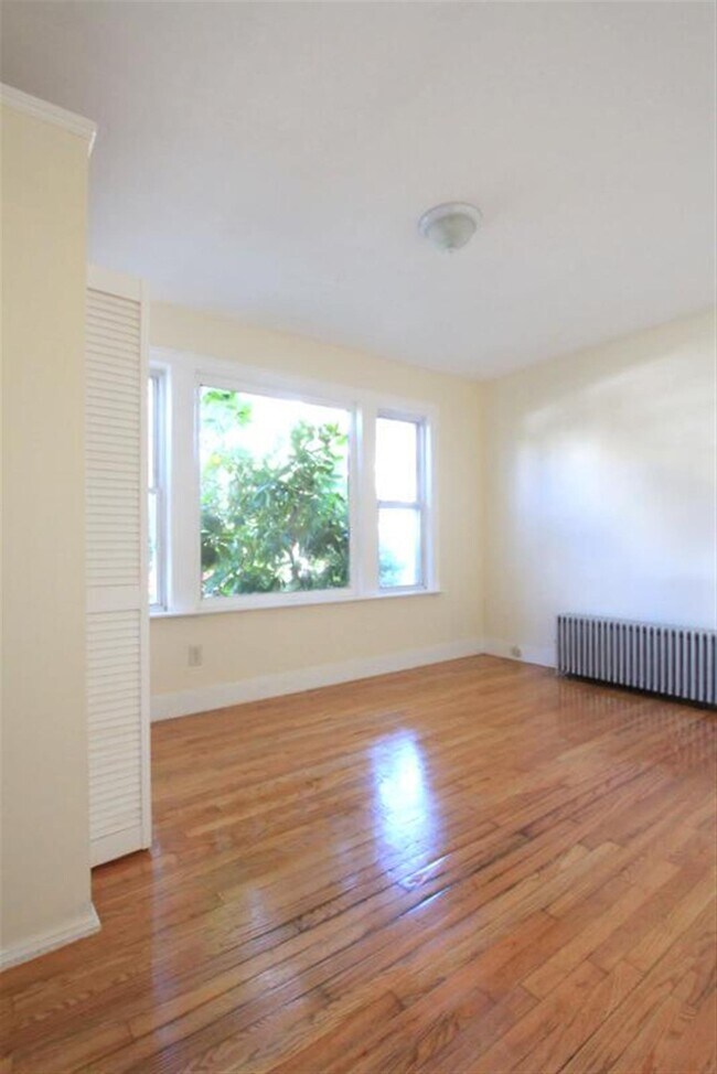 569 Main St unit 569, Medford, MA 02155 - photo 3