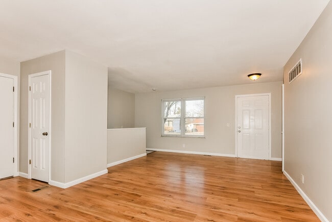 93 Jane Dr, Saint Peters, MO 63376 - photo 4