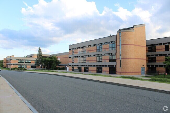 Salem High School provides education in the neighborhood of 
South Salem