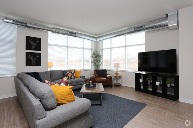 Manseau Flats, Ashwaubenon, WI 54304 - photo 3