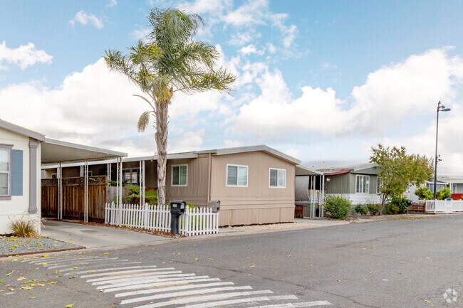 Mobile Homes is another homebuyer option in Fairgrounds.