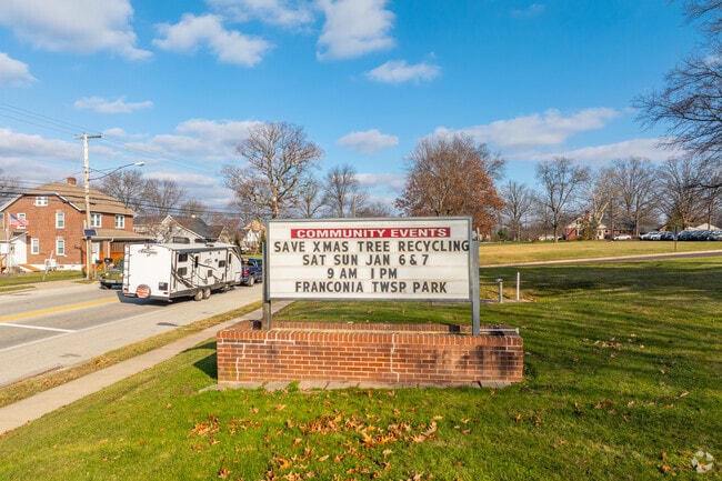 Franconia Elementary School serves 427 students.