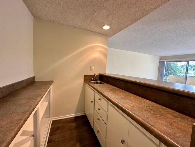 Terraces At the Oaks, Sherman Oaks, CA 91423 - photo 5