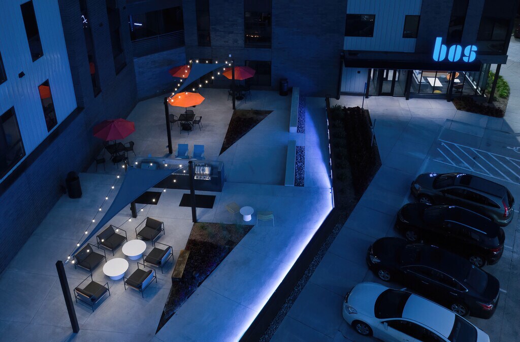 bos Apartments 1011 S Saddle Creek Rd, Omaha, NE