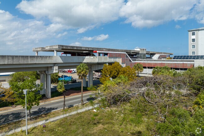 The Dr Martin Luther King Jr train station is conveniently  located in Gladeview.