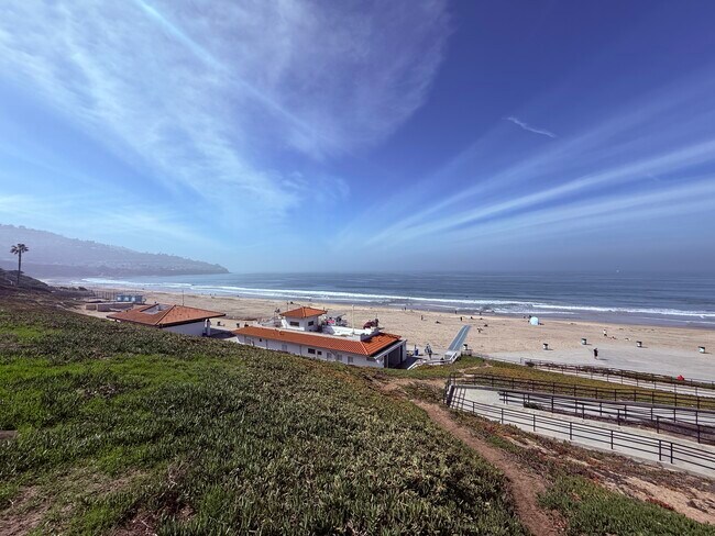 323 S Francisca Ave unit B, Redondo Beach, CA 90277 - photo 4