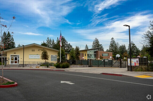 La Entrada Middle School has a wonderful staff in Portola Valley.