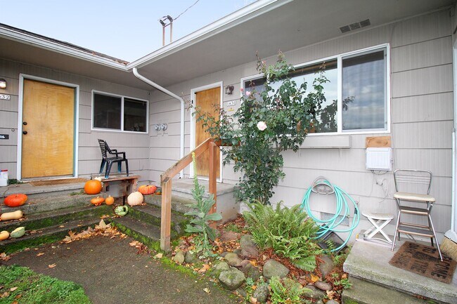1630-1632-1632 Ne 81st Ave unit 1630, Portland, OR 97213 - photo 2