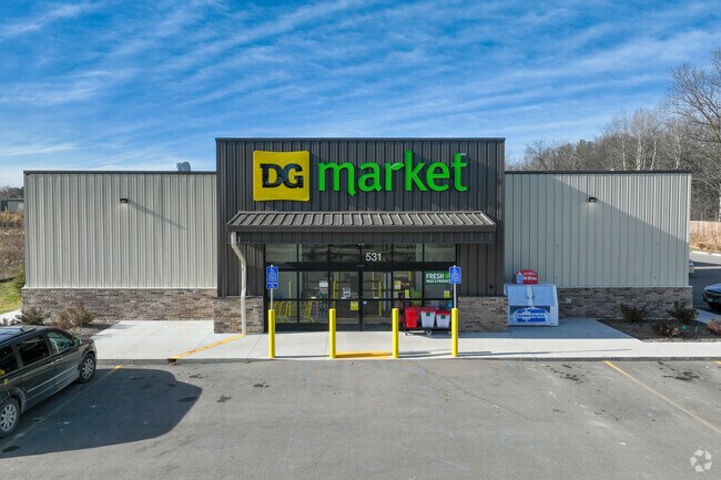 Dollar General Market in Oronoco offers convenient shopping for household essentials.