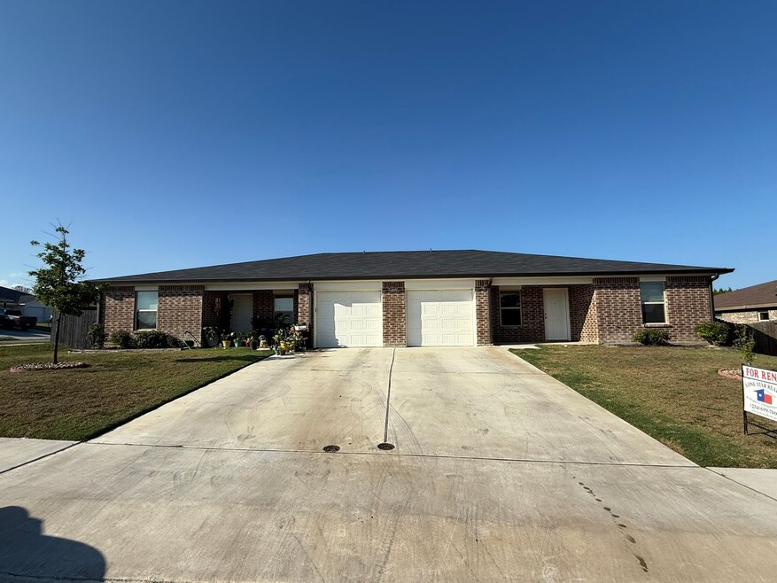 1801 Emma Naylor Ct unit B, Harker Heights, TX 76548 - photo 1