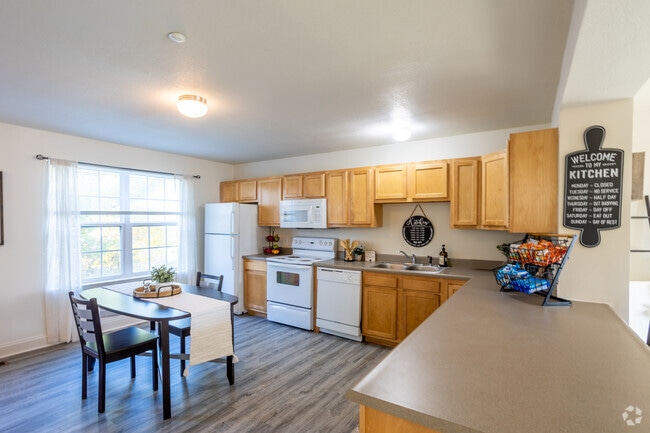 4BR, 4.5BA - 2000SF, Kitchen