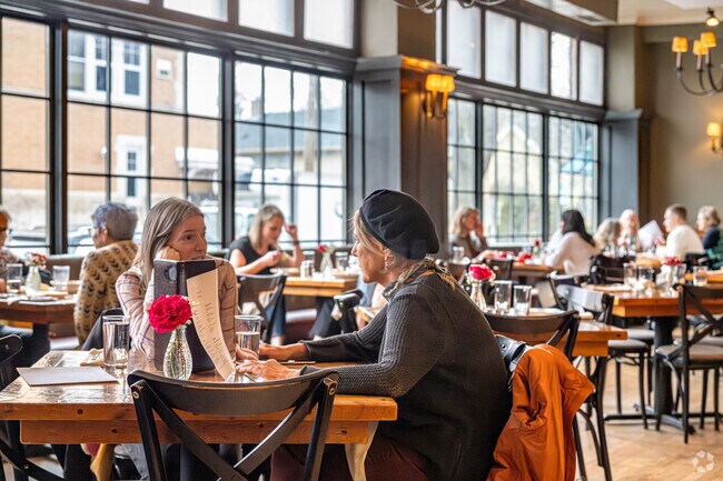 The Kenwood is a cozy, upscale restaurant in Kenwood neighborhood.