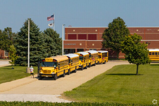 Fox Creek Elementary has a B-minus rating from Niche.