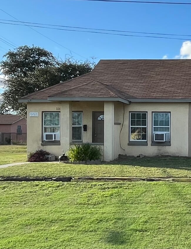 226 S Lamont St Unit R, Aransas Pass, TX 78336