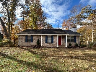 1816 Winding Way Dr, White House, TN 37188