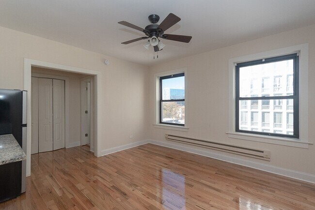 618 W Patterson Ave unit J06P, Chicago, IL 60613 - photo 5