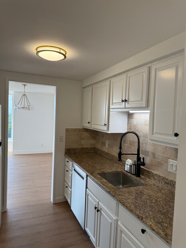 Shoreline East Condominiums unit 1703, Detroit, MI 48214 - photo 5