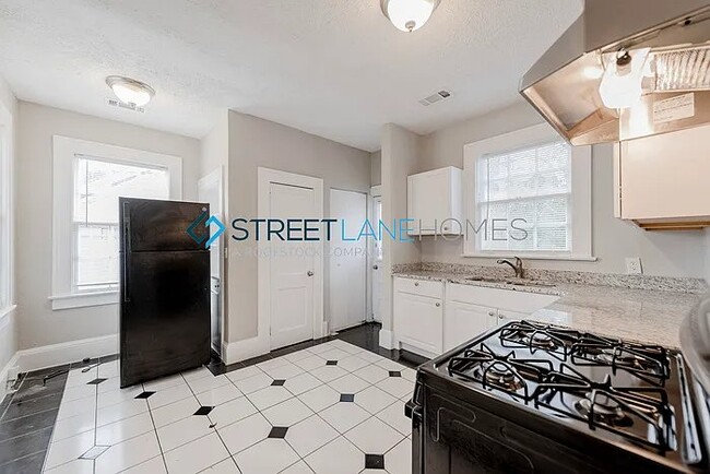 3336 Wilmington Rd, Montgomery, AL 36105 - photo 2