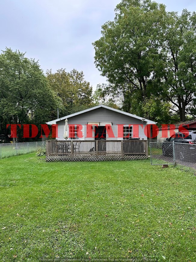 2121 Christner St, Burton, MI 48519 - photo 1