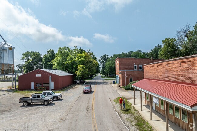S 700 E is the main road that cuts through Stockwell.