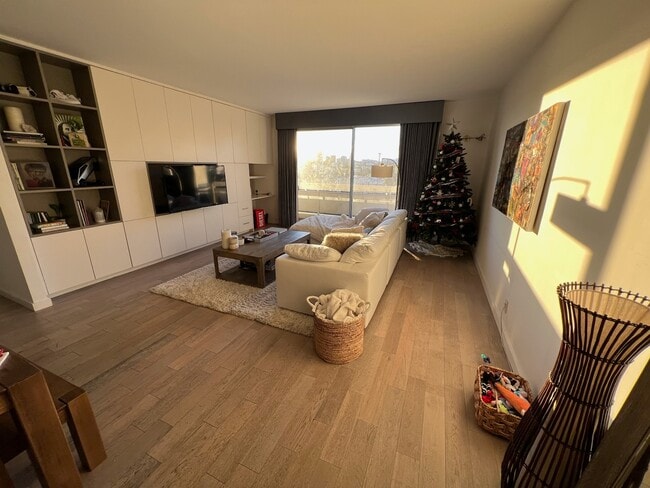 Westbury Terrace unit 601, Los Angeles, CA 90048 - photo 3