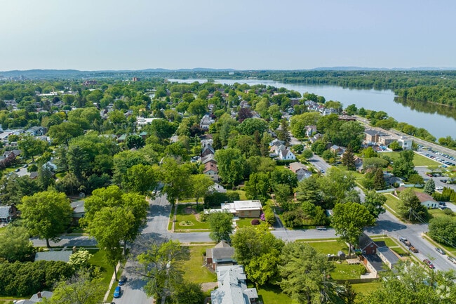 Uptown Harrisburg is a quiet and scenic suburb that's nestled along the Susquehanna River.