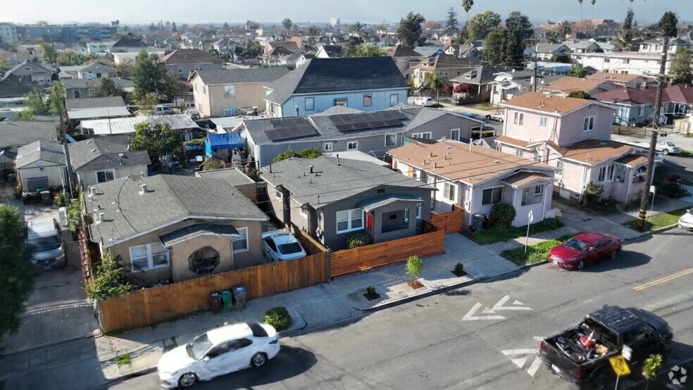 9415 Cherry St, Oakland, CA 94603 - photo 2