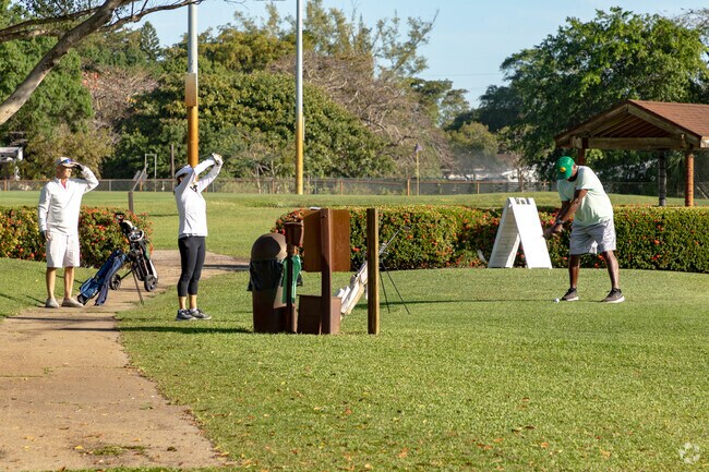 Golfing is very popular in the Breakers West neighborhood of Royal Palm Beach, FL.