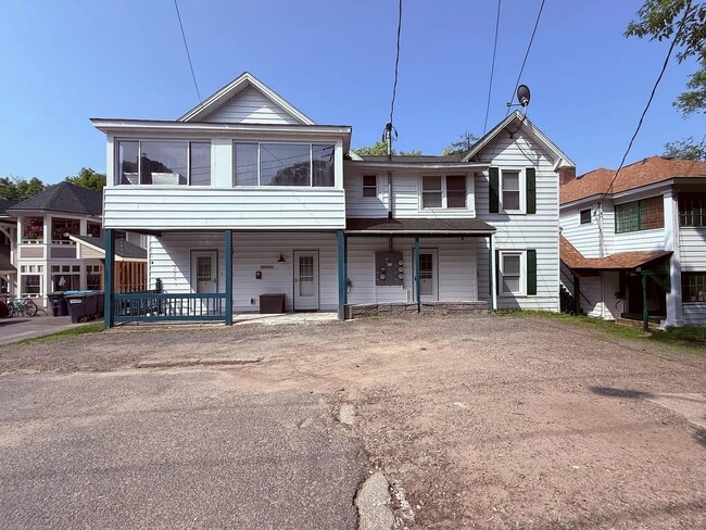 51 Front St unit 1 - 1 bedroom furni, Saranac Lake, NY 12983 - photo 2